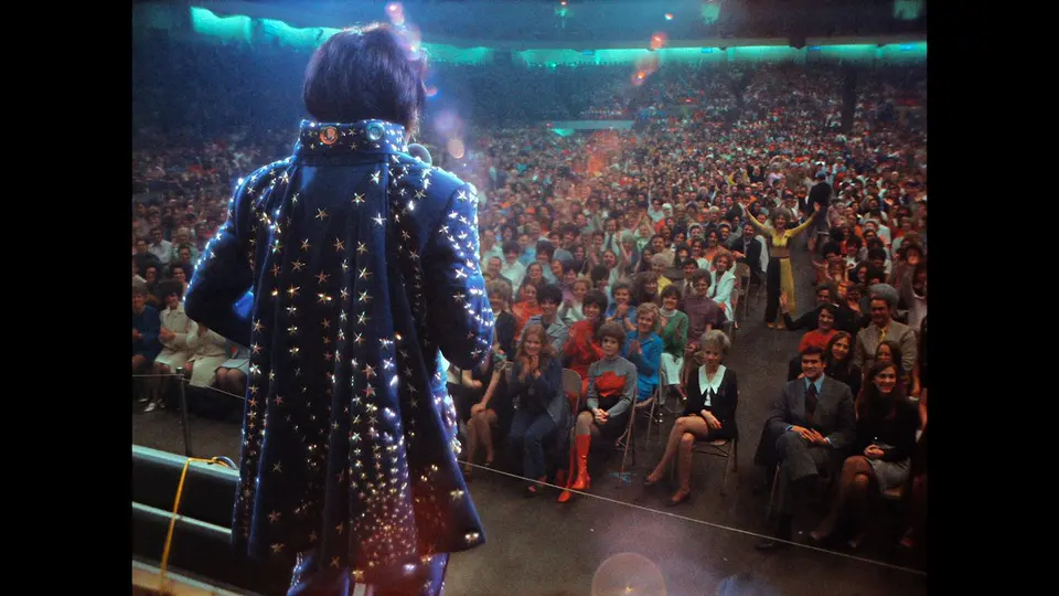 EPiC_ Elvis Presley in Concert_st_7_jpg_sd low_2026 Universal Studios All Rights Reserved