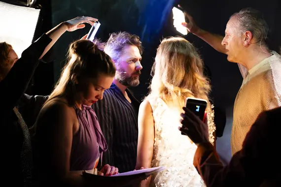 Scènefoto van De Hoe met Opening Night