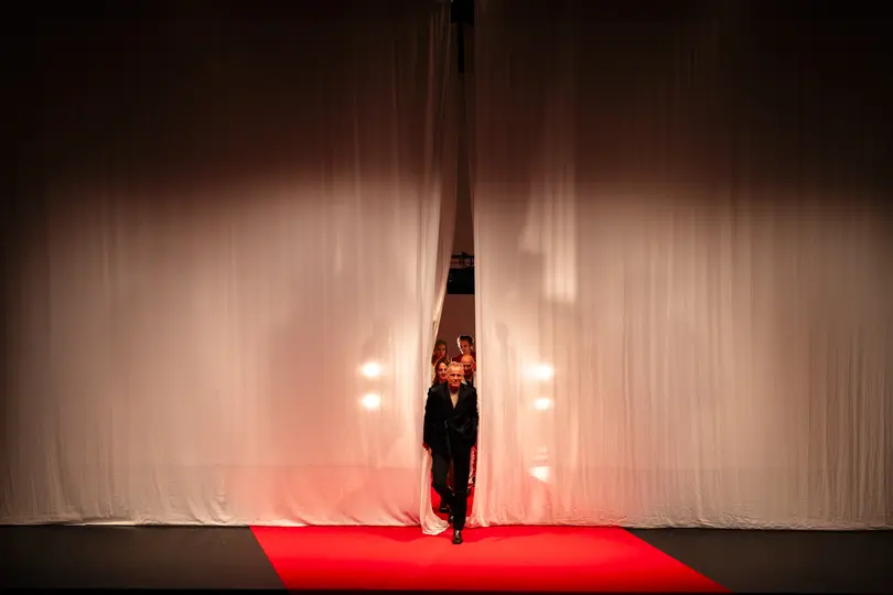 Scènefoto van De Hoe met Opening Night