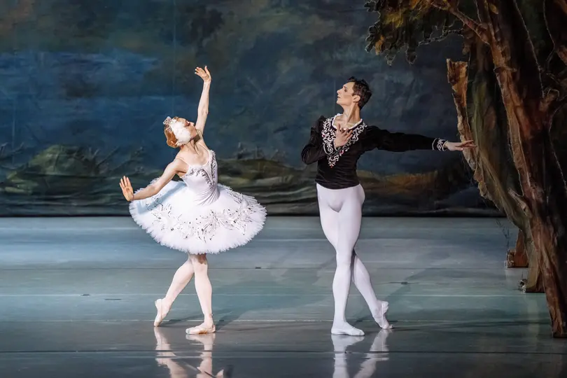 Foto van Nationaal Ballet Moldavië met Het Zwanenmeer