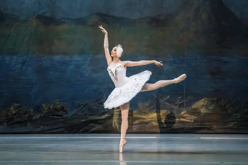 Foto van Nationaal Ballet Moldavië met Het Zwanenmeer