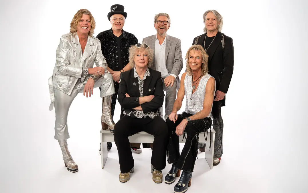 Kik The Glamrocks The Glory of Glamrock foto Daan Gerritsen liggend