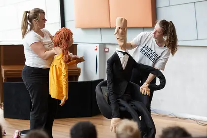 De Voorleeskampioen Een ober van niks Jansen en de Boer Froukje Klop 3