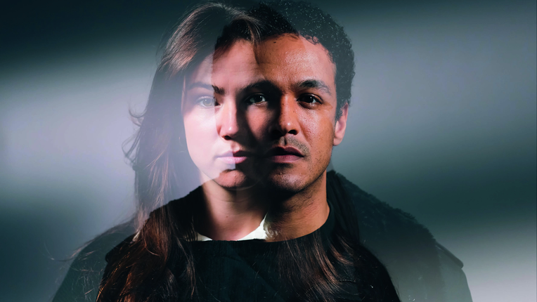 Beeld van vrouw en man voor voorstelling Wuthering Heights