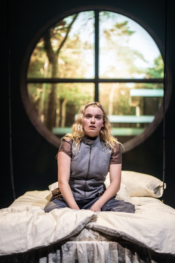 Scènefoto Romeo en Julia Theater Oostpool foto Bart Grietens 10